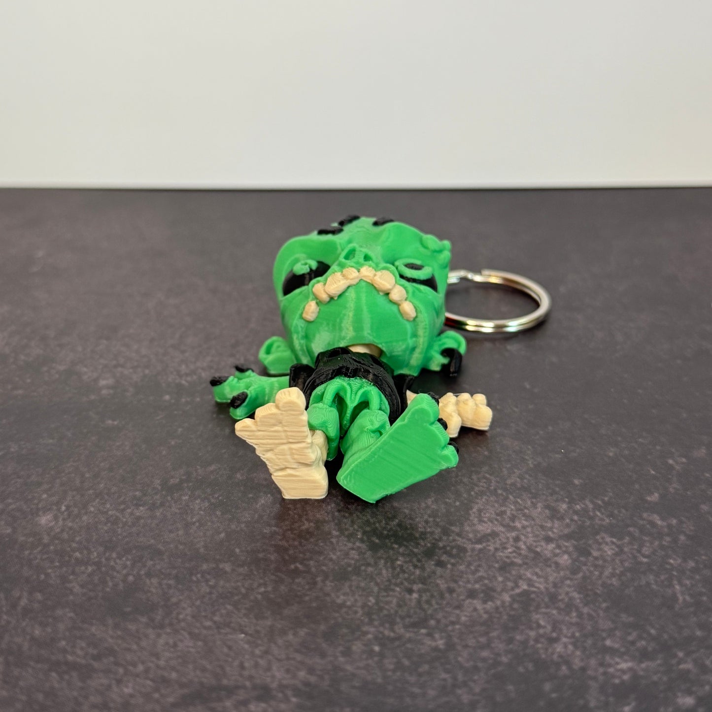 Zombie Keychain – 3D Printed Articulated Creepy Undead Fidget Toy for Horror Fans