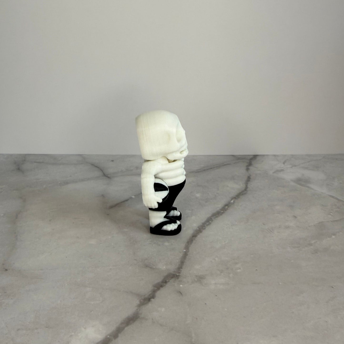 Mini Gothic Beach Skeleton – 3D Printed Spooky Coastal Decor