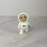 Mini Skeleton Astronaut – 3D Printed Spooky Space Figurine, Creepy Sci-Fi Decor