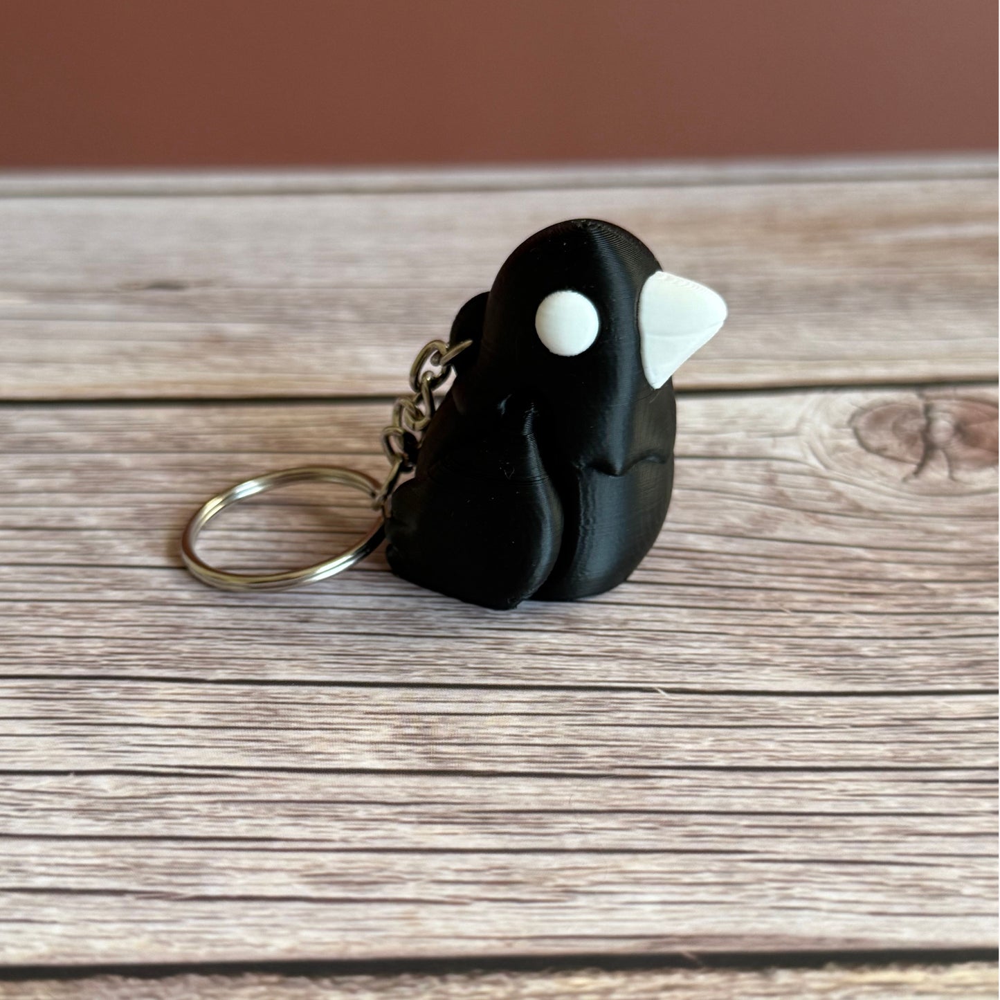 Articulated Baby Crow 3D Printed Keychain – Flexible Keyring, Cute Gothic Bird Gift, Fidget Keychain, Unique Crow Lover Accessory