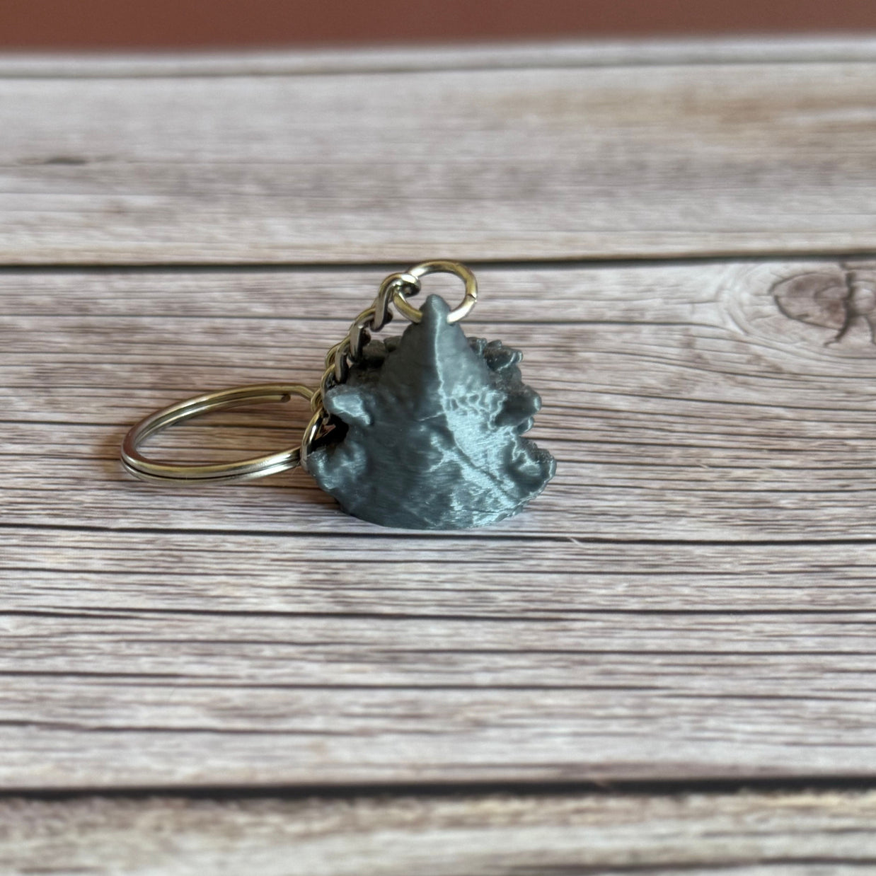 Gray Rock Dragon with Blue Eyes 3D Printed Keychain – Unique Fantasy Dragon Accessory, Durable & Detailed