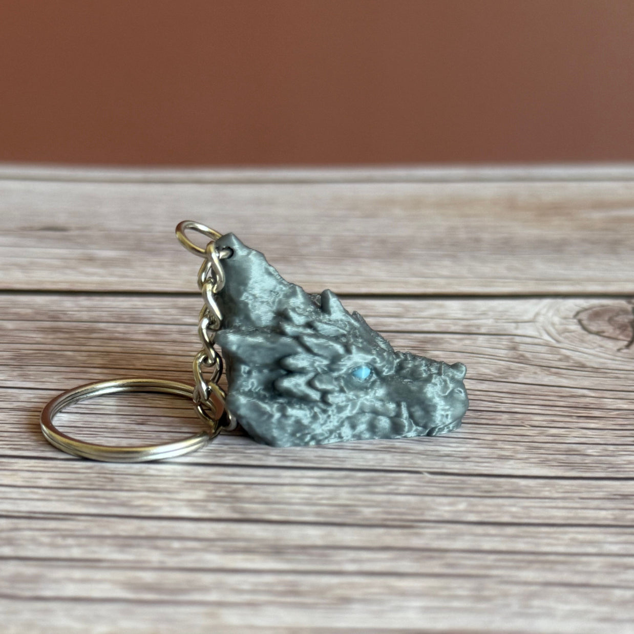 Gray Rock Dragon with Blue Eyes 3D Printed Keychain – Unique Fantasy Dragon Accessory, Durable & Detailed