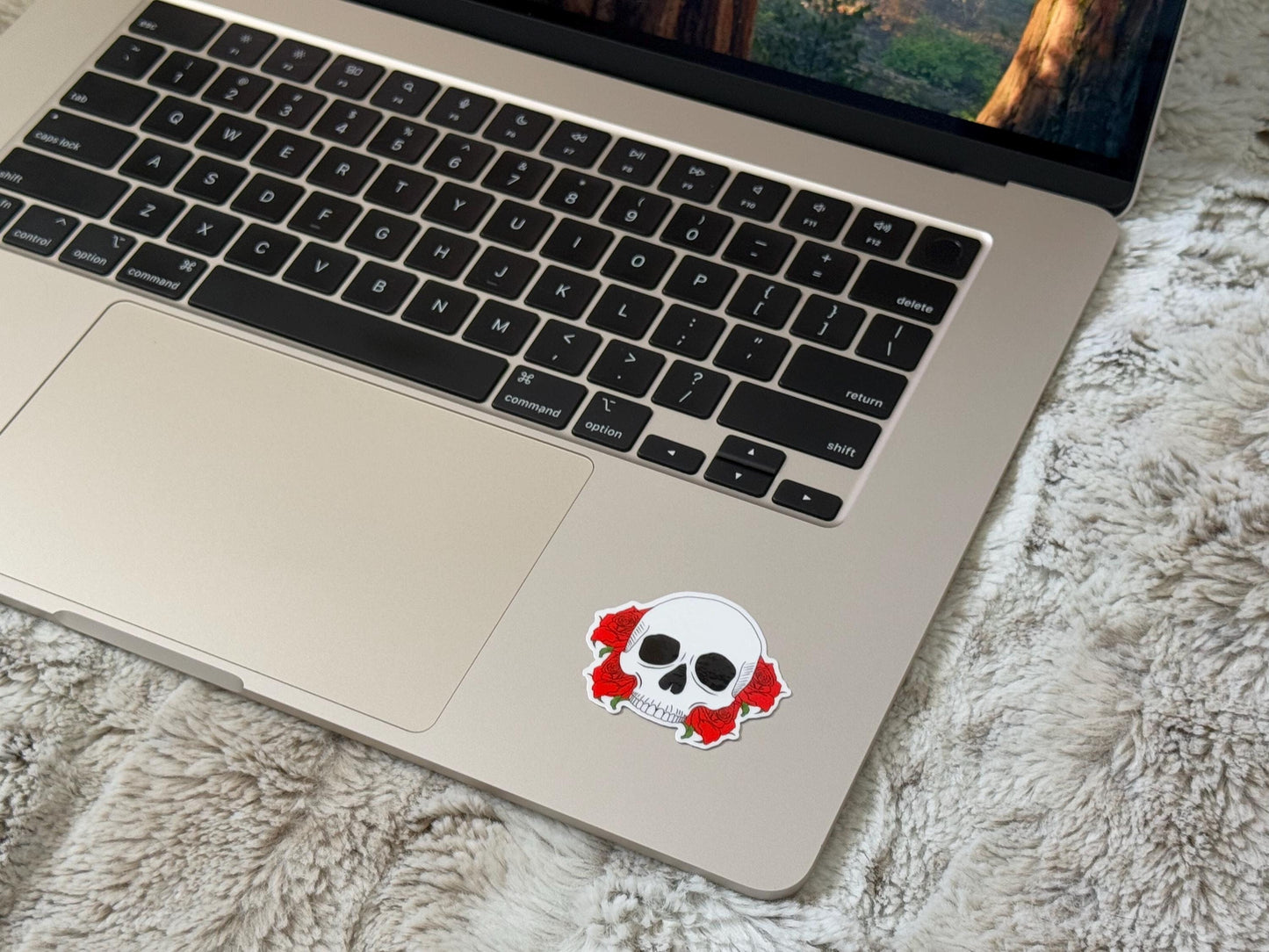 Skull and Roses Vinyl Sticker – Edgy Floral Skull Decal – Gothic, Punk, and Tattoo-Inspired Design – Perfect for Laptop, Water Bottle