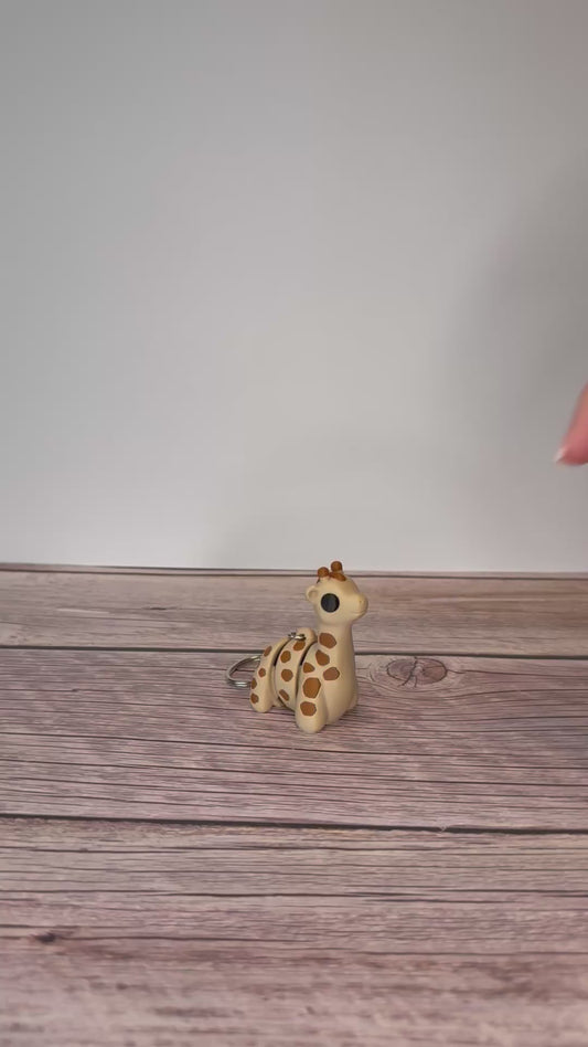 Articulated Giraffe 3D Printed Keychain – Movable Animal Charm, Cute Fidget Toy, Safari Lover Gift, Unique Wildlife Accessory