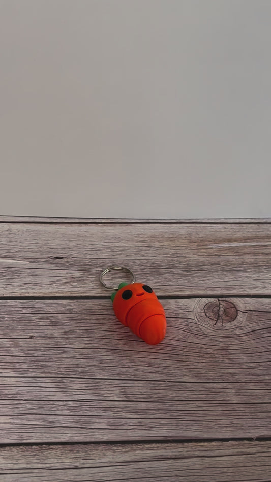 Articulated Carrot 3D Printed Keychain – Movable Easter Gift, Cute Veggie Charm, Fun Fidget Toy, Unique Spring Accessory