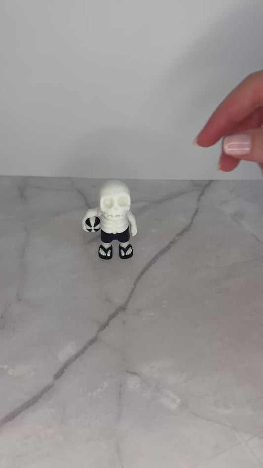 Mini Gothic Beach Skeleton – 3D Printed Spooky Coastal Decor