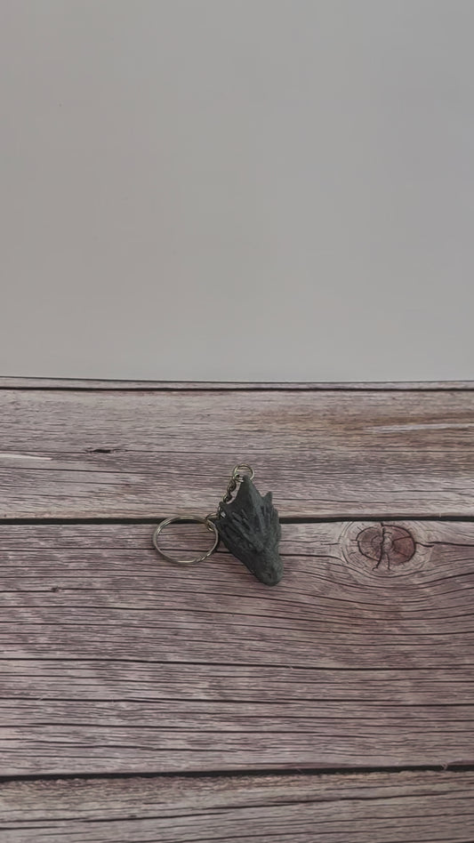 Gray Rock Dragon with Blue Eyes 3D Printed Keychain – Unique Fantasy Dragon Accessory, Durable & Detailed