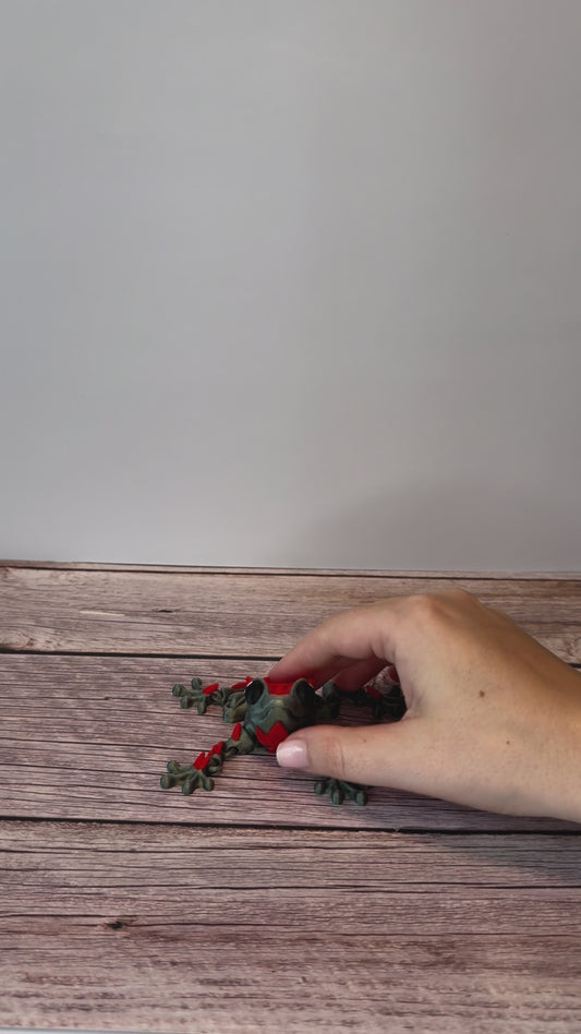 Articulated Rose Frog 3D Printed Toy – Posable Floral Frog Figure, Unique Nature Gift, Cute Fidget Toy, Frog Lover Collectible